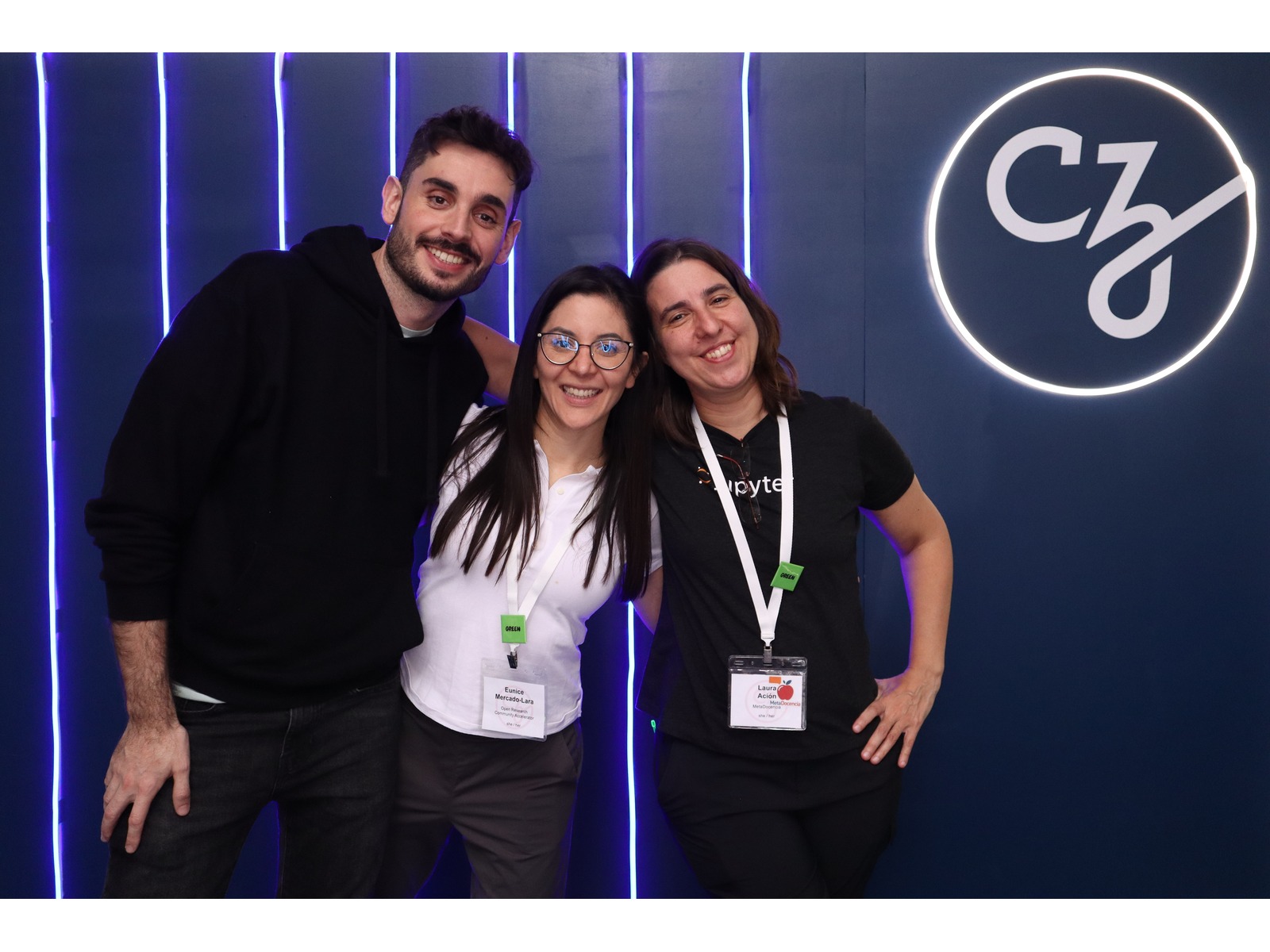 Descripción de la imagen de la Reunión Anual de Ciencia Abierta 2024 de la Chan Zuckerberg Initiative.