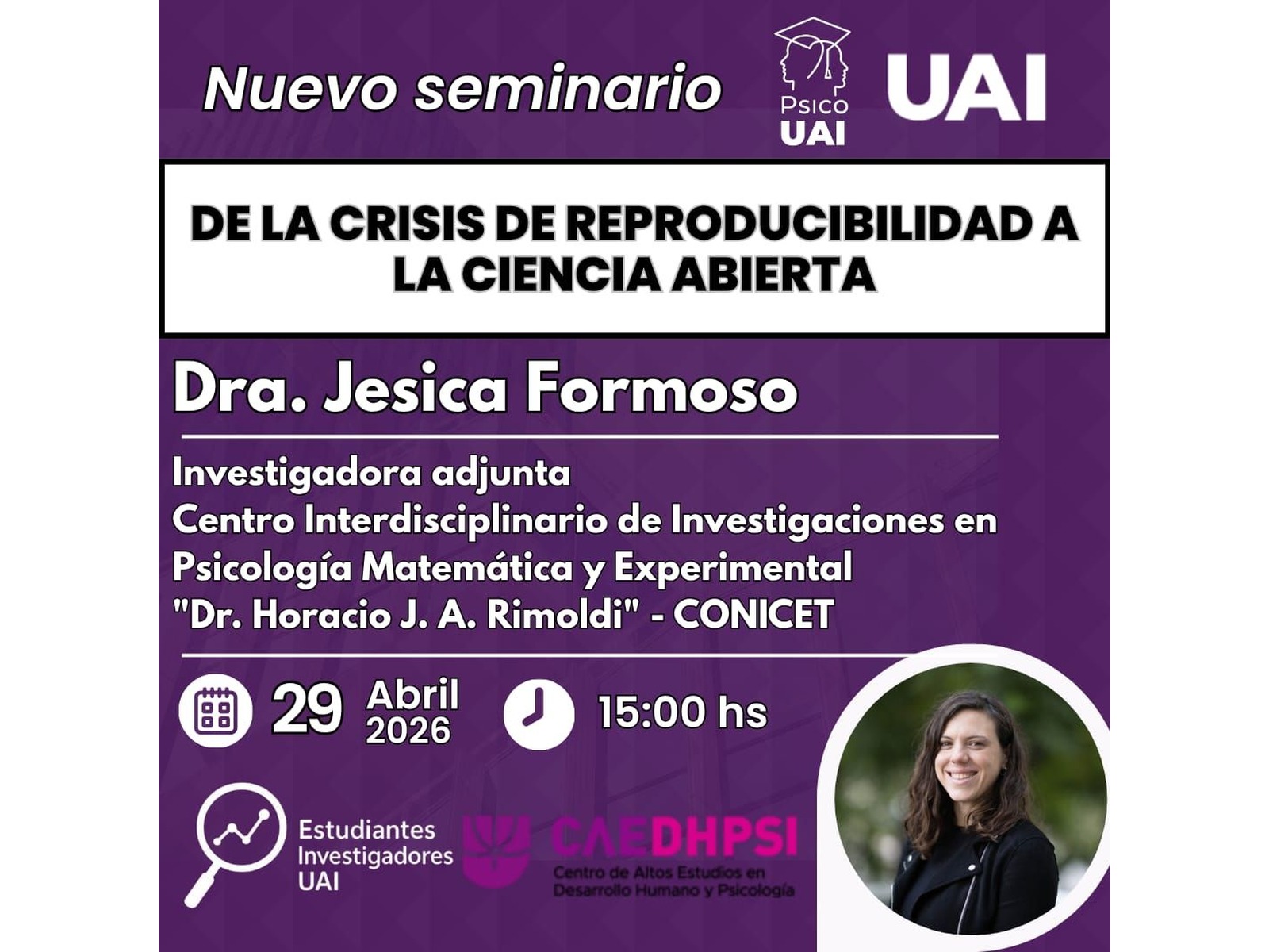 Foto del Jesica junto a la presentación.